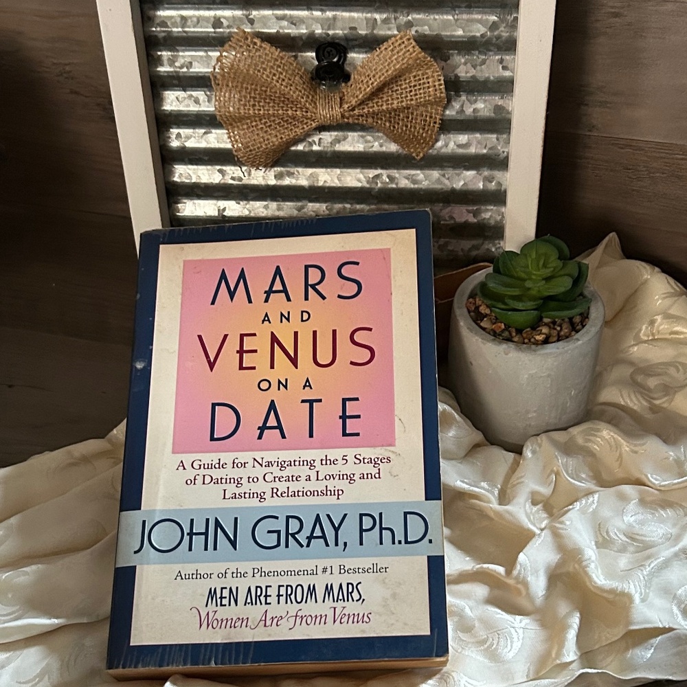 😉Bundle Days😉 John Gray PHD Mars And Venus On A Date Paperback Book